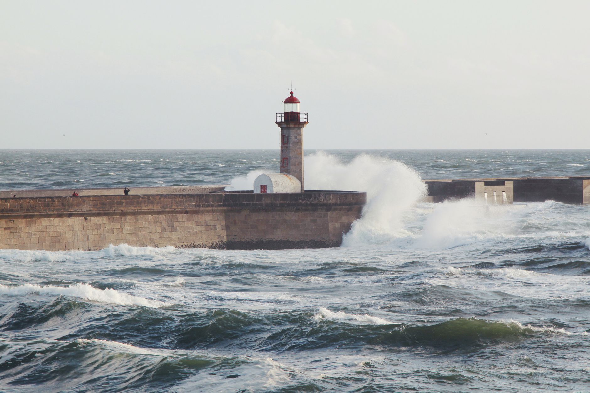 Phare de Felgueiras à Foz do Douro avec l'océan Atlantique